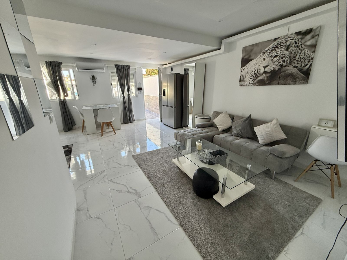 ShowFeedImage House – Bungalow in Torrevieja