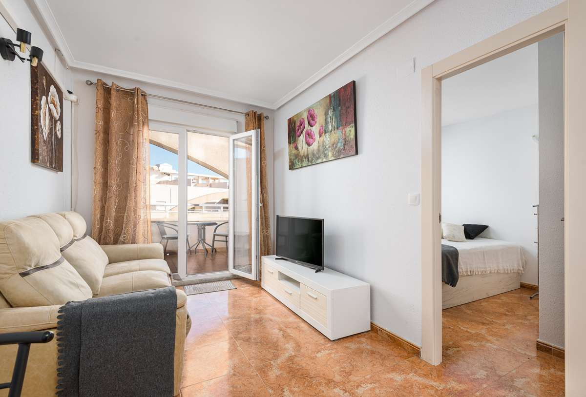 Apartment – Top Floor Apartment in Alicante City