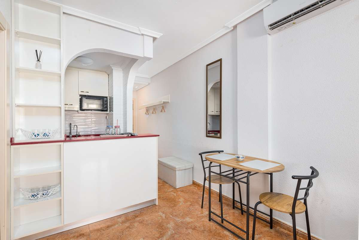 Apartment – Top Floor Apartment in Alicante City