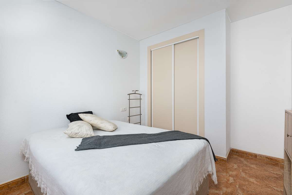 Apartment – Top Floor Apartment in Alicante City