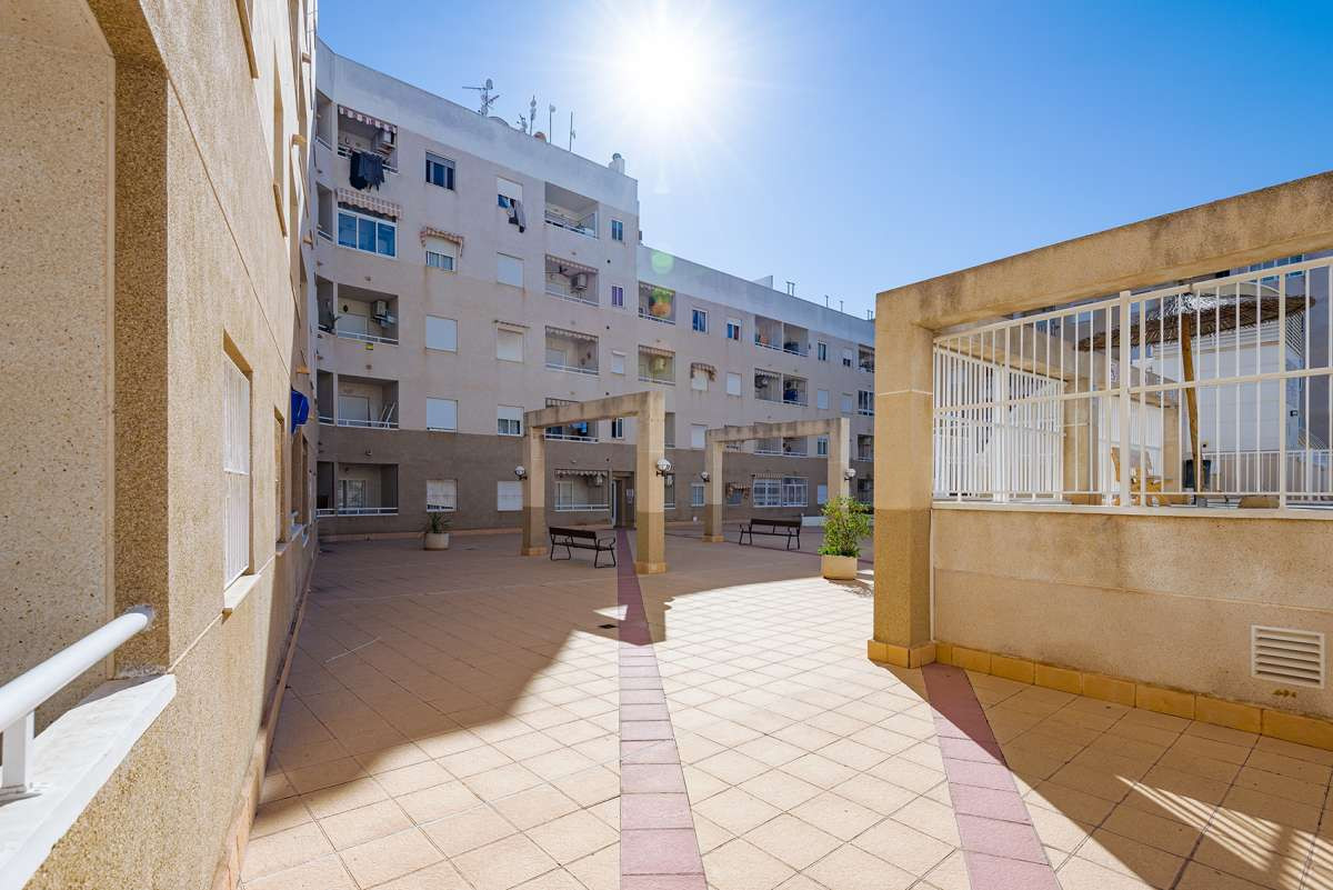 Apartment – Top Floor Apartment in Alicante City
