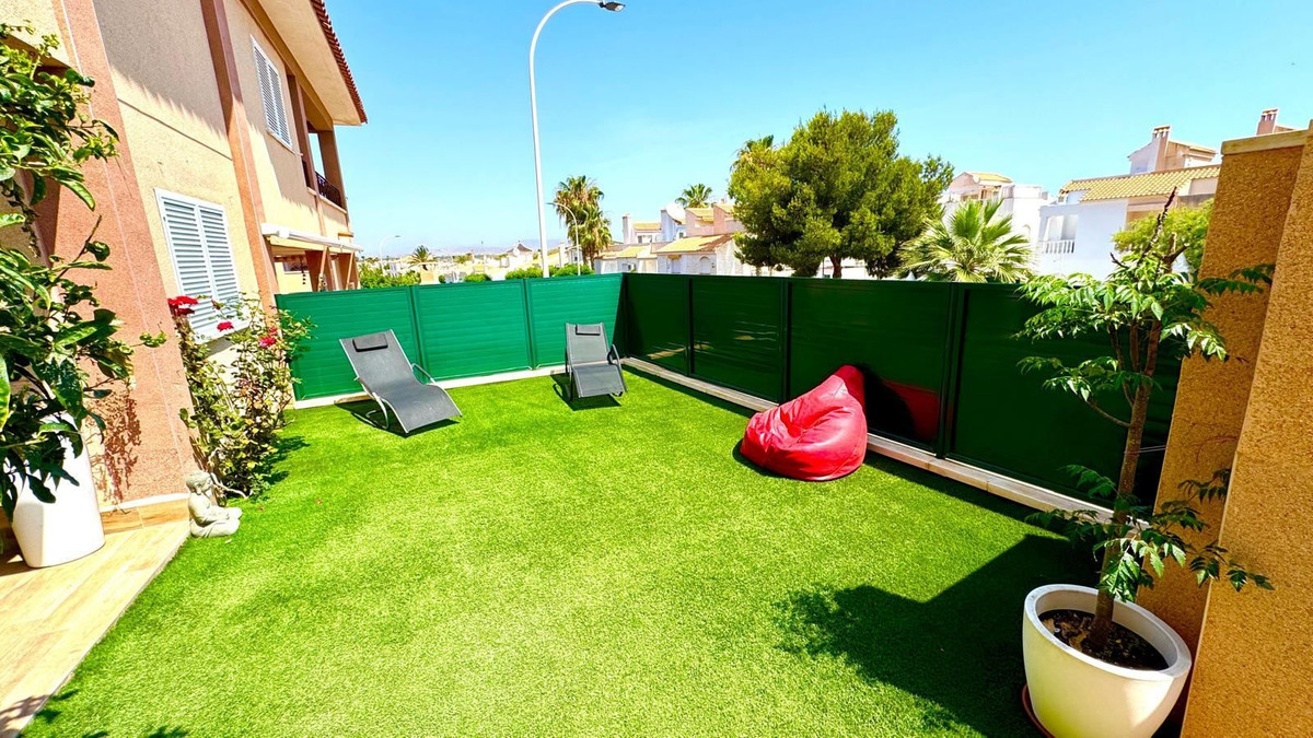 Apartment – Middle Floor Apartment in Santa Pola