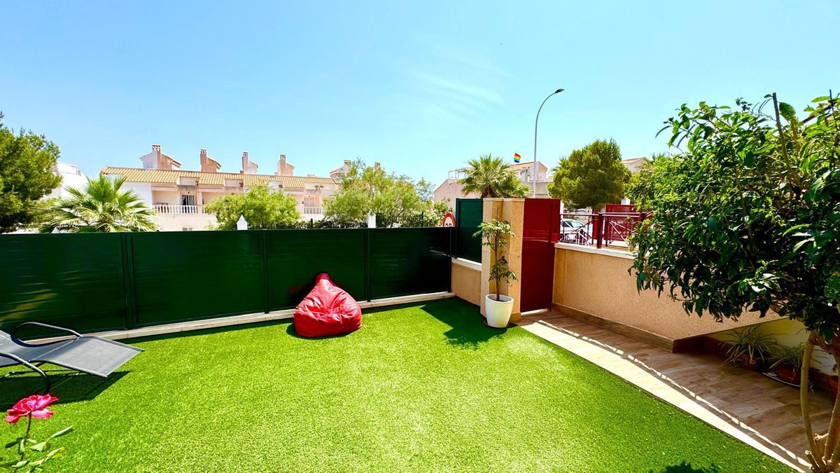 Apartment – Middle Floor Apartment in Santa Pola