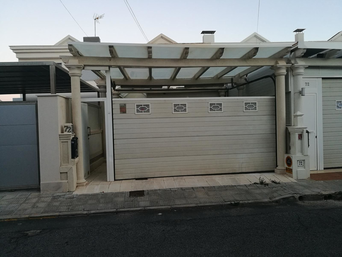 House – Detached Villa in Santa Pola