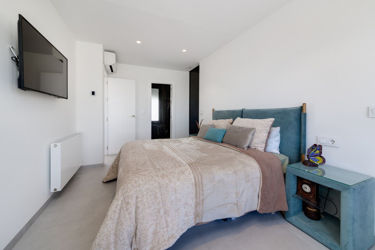 House – Detached Villa in Pilar de la Horadada