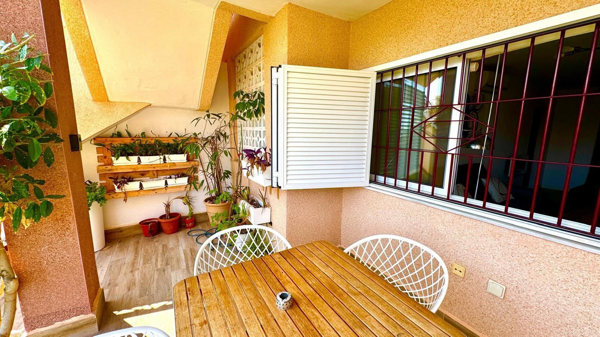 Apartment – Middle Floor Apartment in Santa Pola
