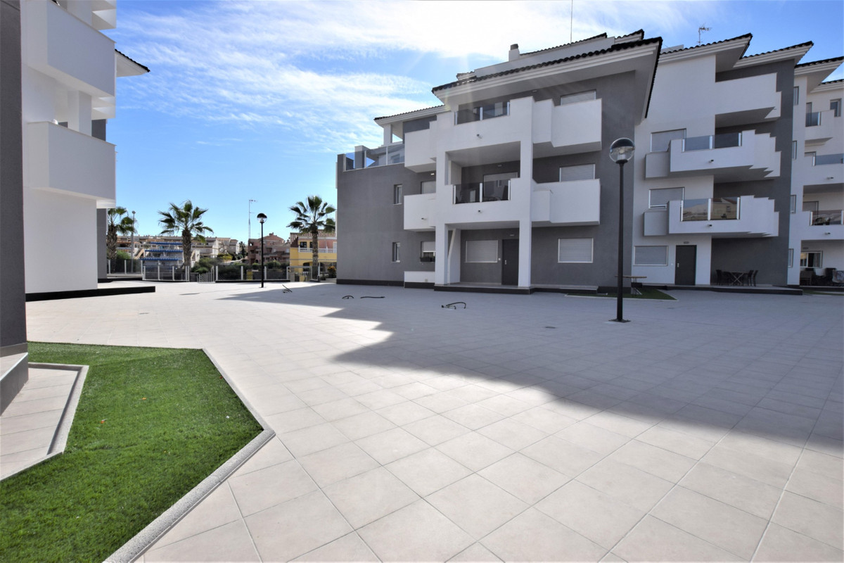 ShowFeedImage Apartment – Middle Floor Apartment in Orihuela