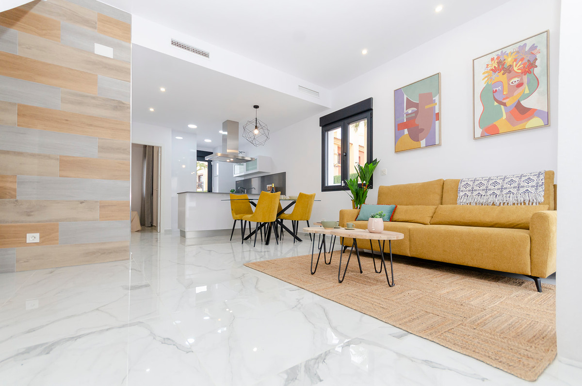 House – Detached Villa in Torrevieja