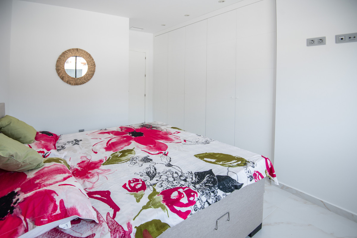 House – Detached Villa in Pilar de la Horadada