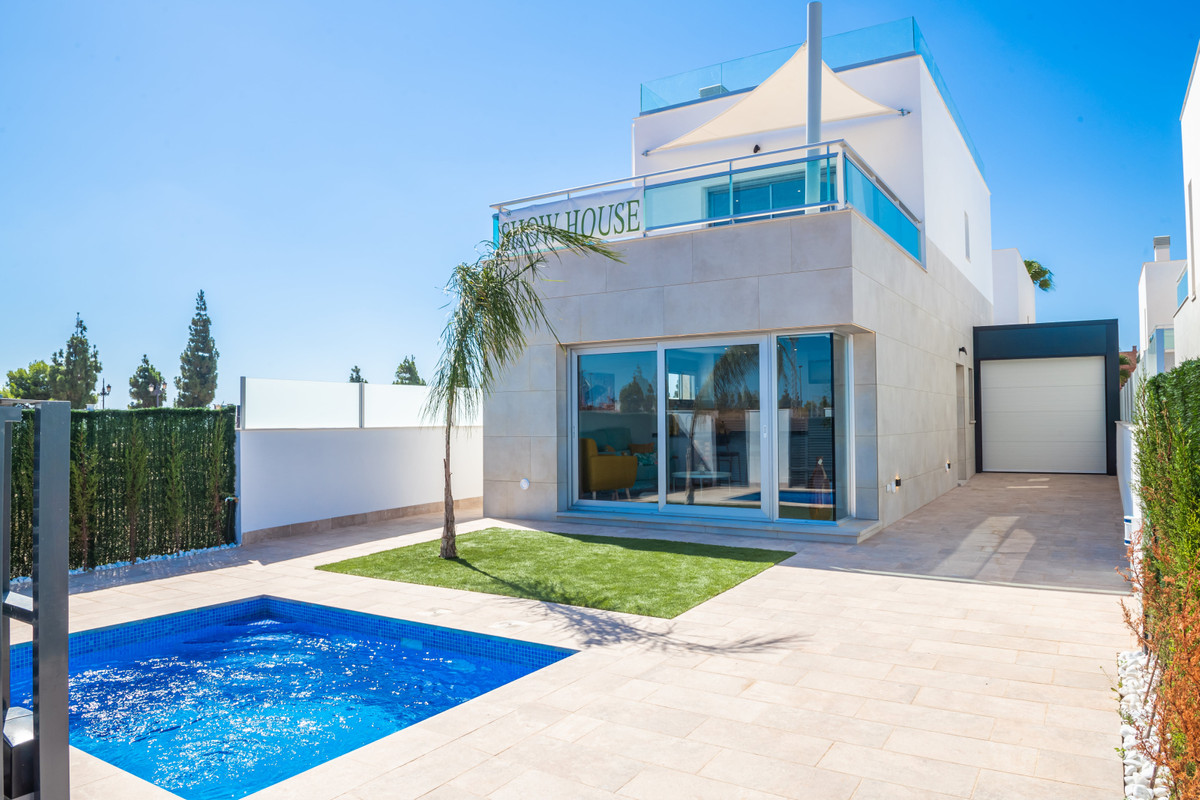 House – Detached Villa in Los Alcazares