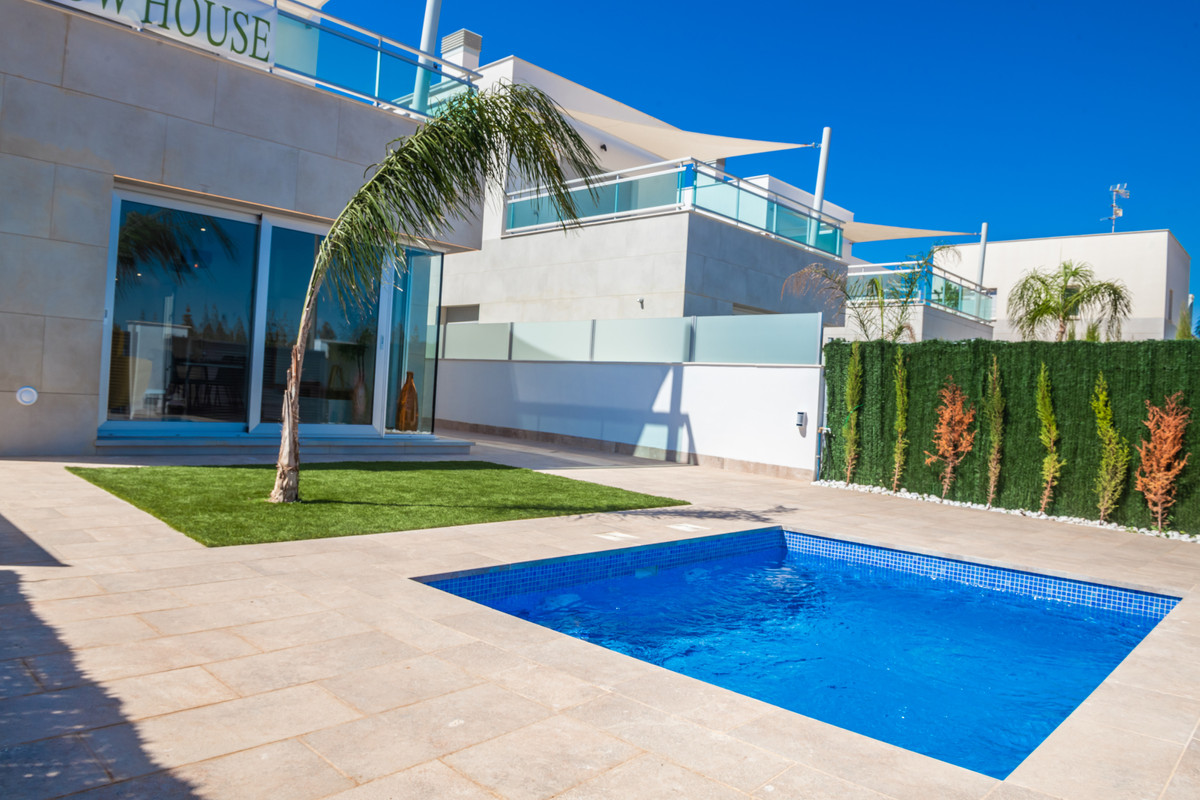 House – Detached Villa in Los Alcazares