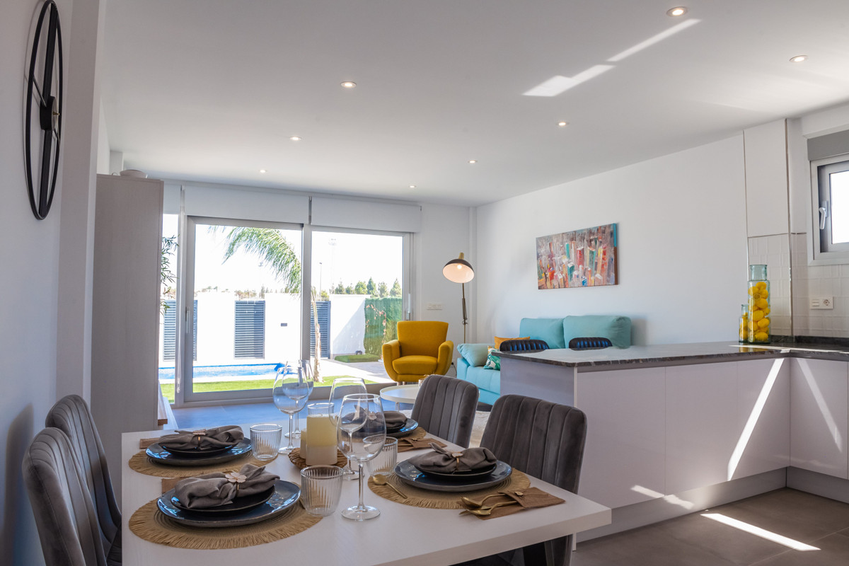 House – Detached Villa in Los Alcazares