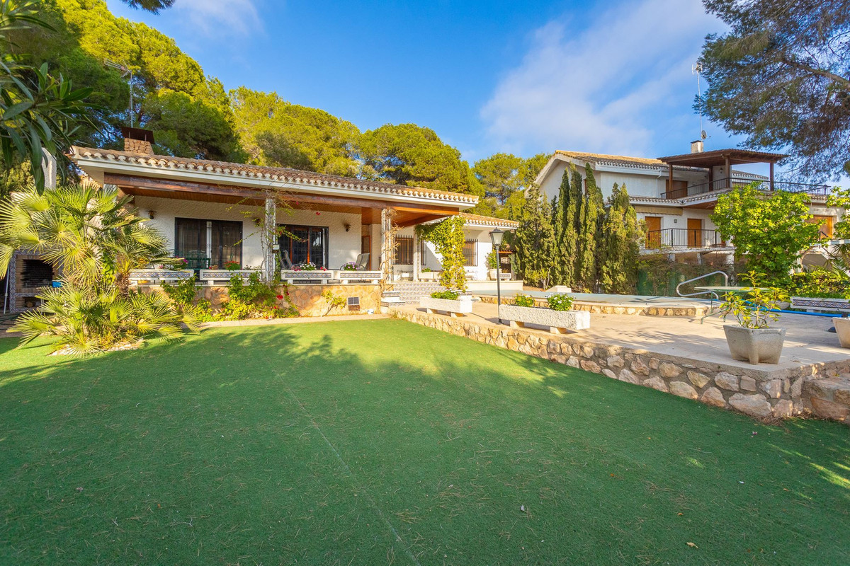 ShowFeedImage House – Detached Villa in Orihuela