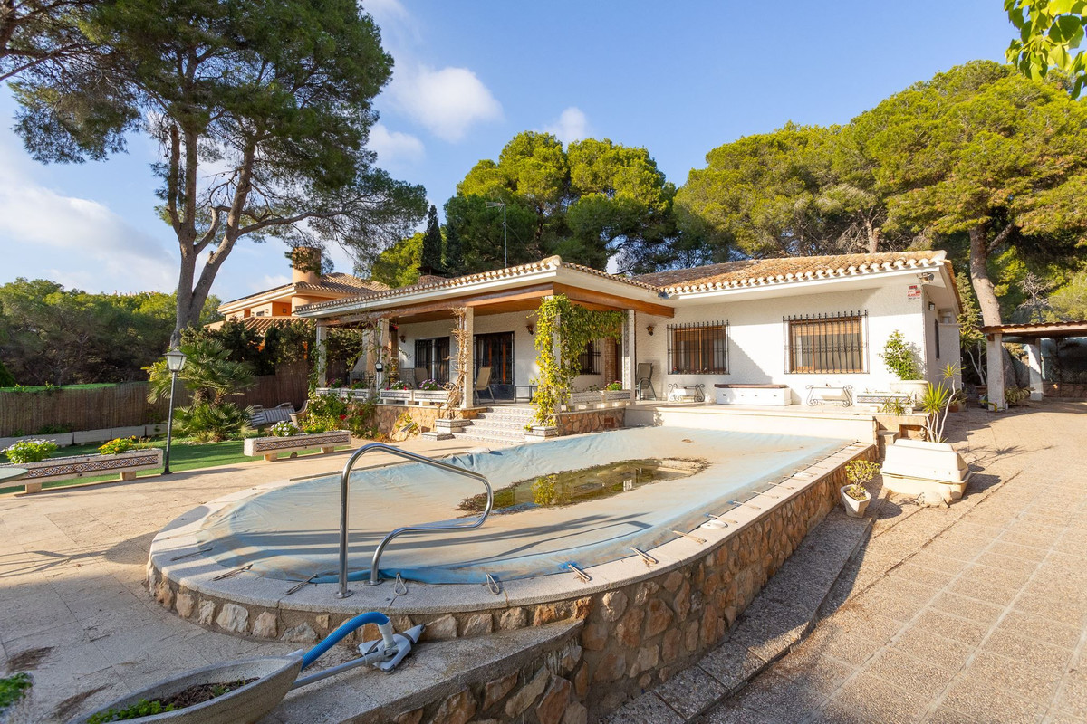 ShowFeedImage House – Detached Villa in Orihuela