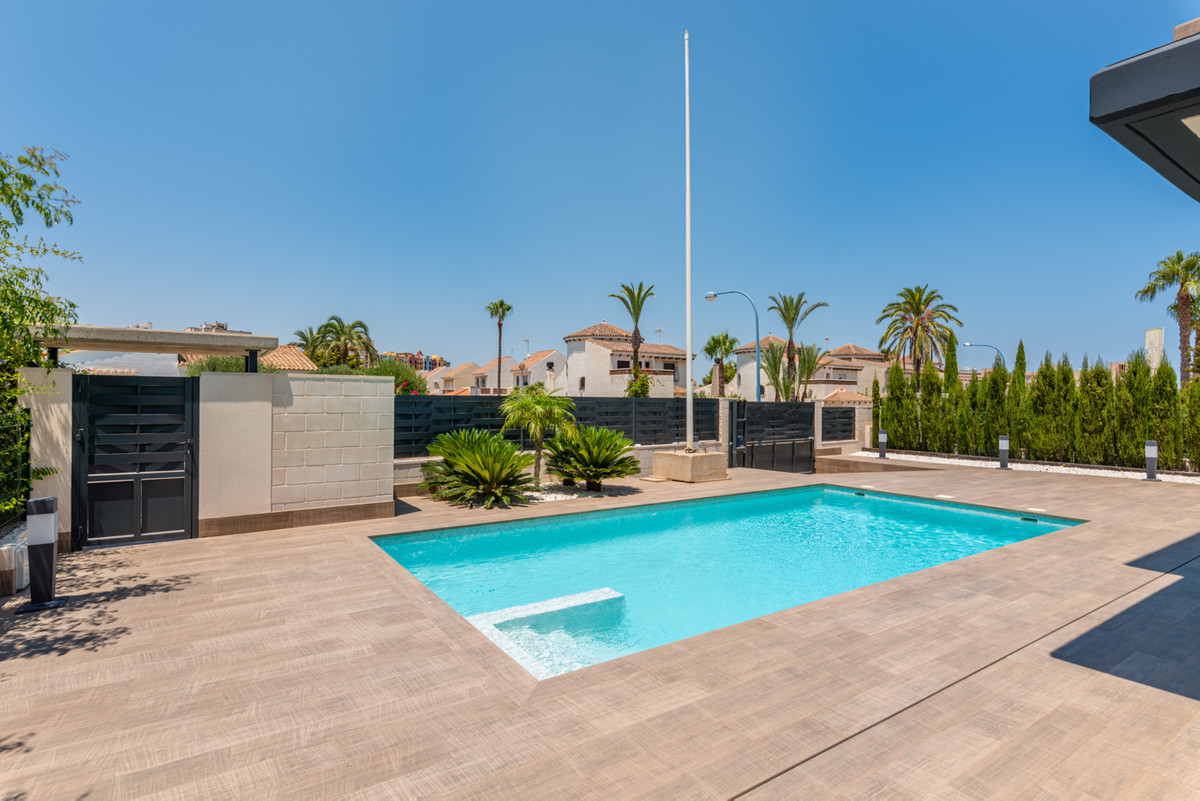 ShowFeedImage House – Detached Villa in Cartagena