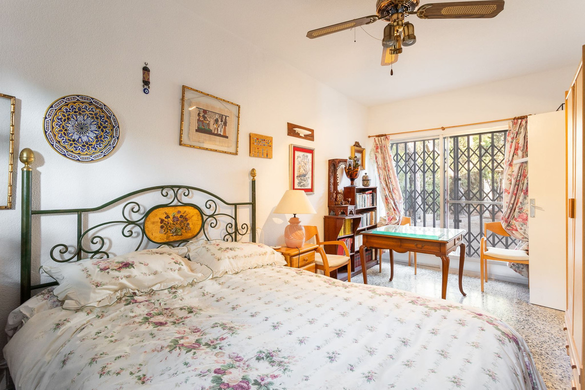 ShowFeedImage House – Detached Villa in Orihuela