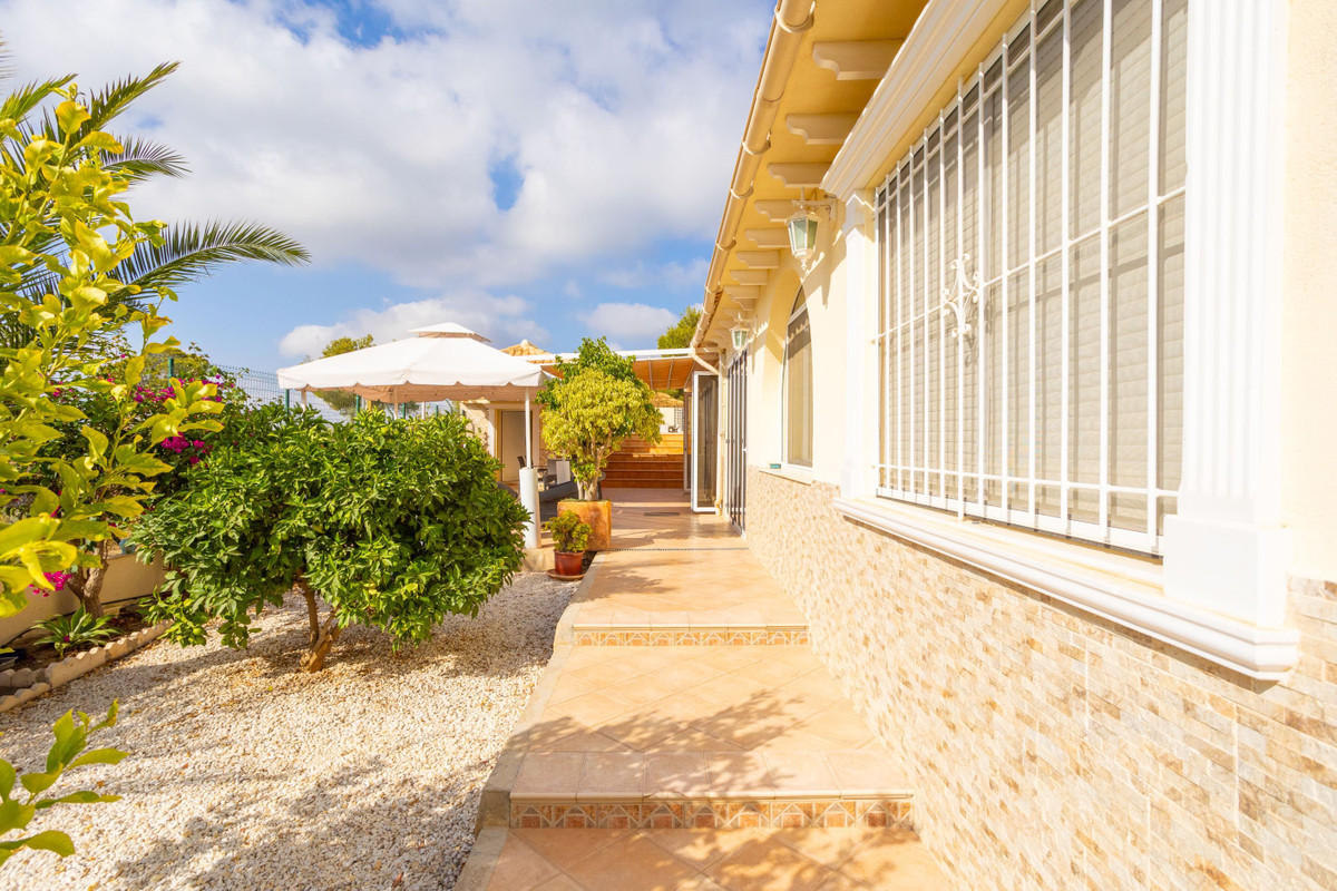 House – Detached Villa in Orihuela