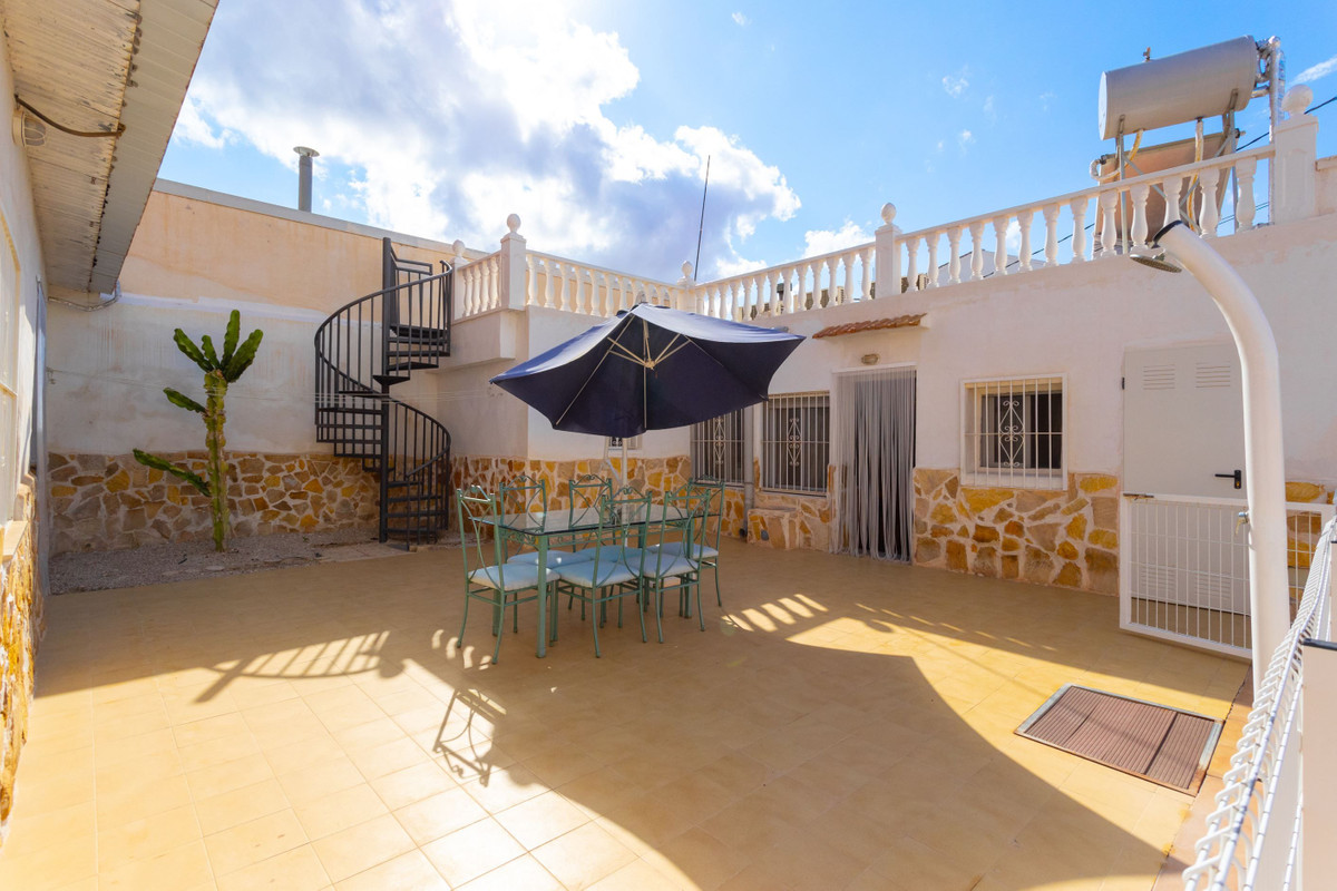 House – Townhouse in Los Montesinos