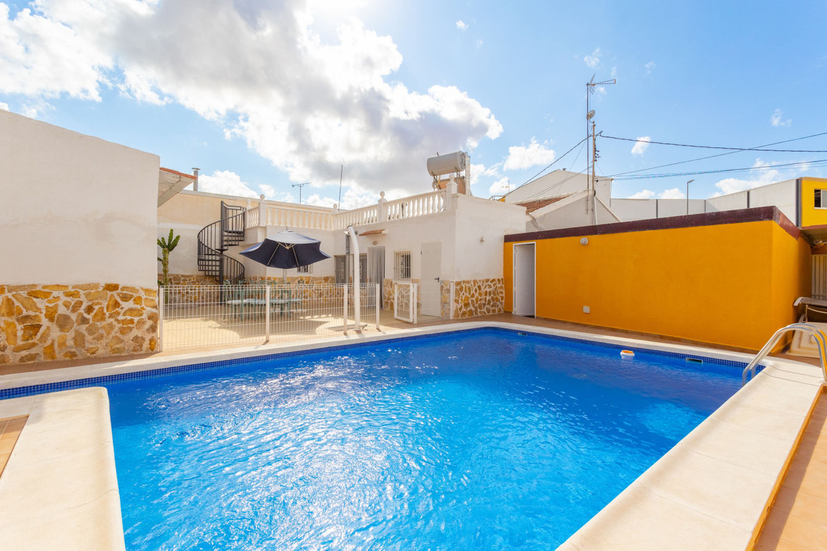 House – Townhouse in Los Montesinos