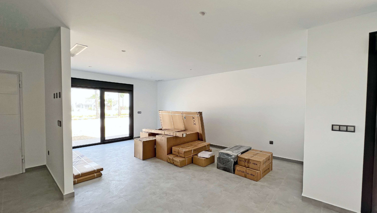 ShowFeedImage House – Detached Villa in Torrevieja
