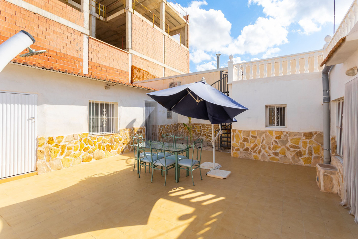 House – Townhouse in Los Montesinos