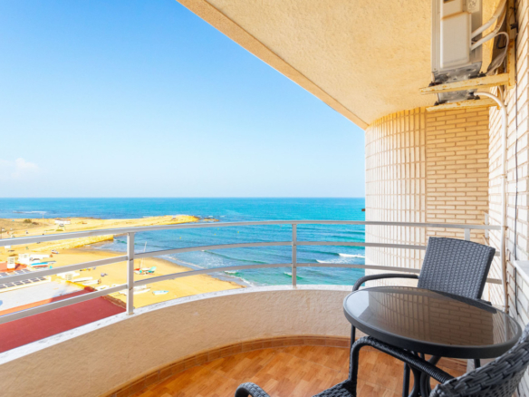 Apartment – Middle Floor Apartment in Torrevieja