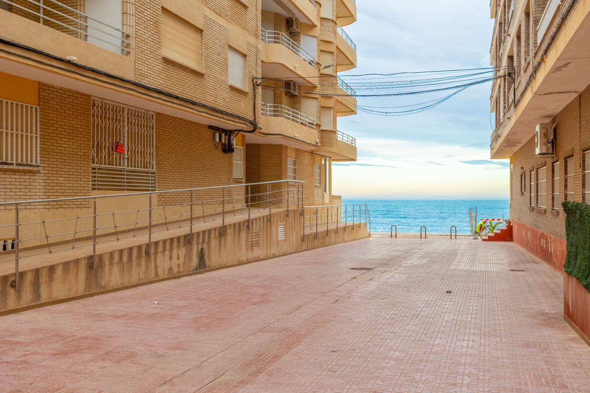 ShowFeedImage Apartment – Middle Floor Apartment in Torrevieja