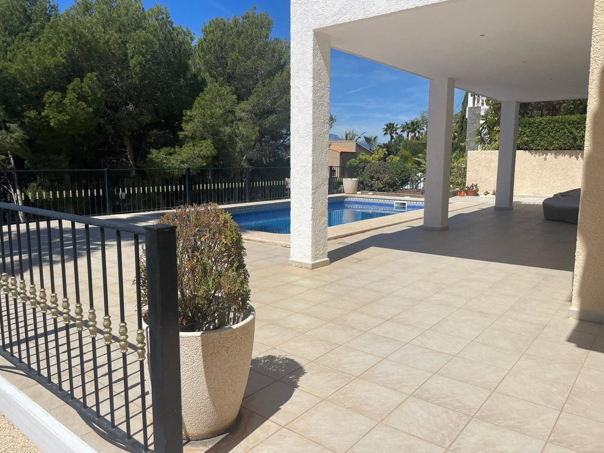 ShowFeedImage House – Detached Villa in Altea