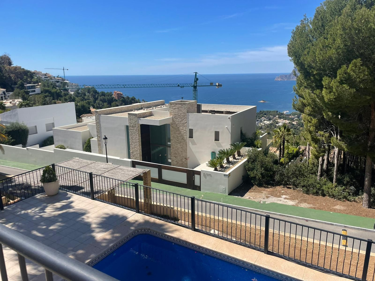 ShowFeedImage House – Detached Villa in Altea