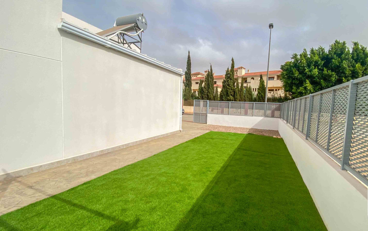 ShowFeedImage House – Detached Villa in Los Alcazares