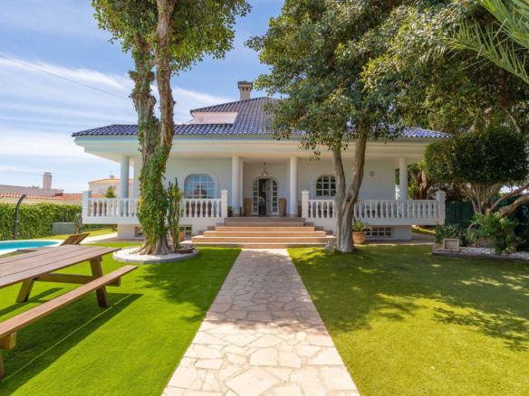 House – Detached Villa in Torrevieja