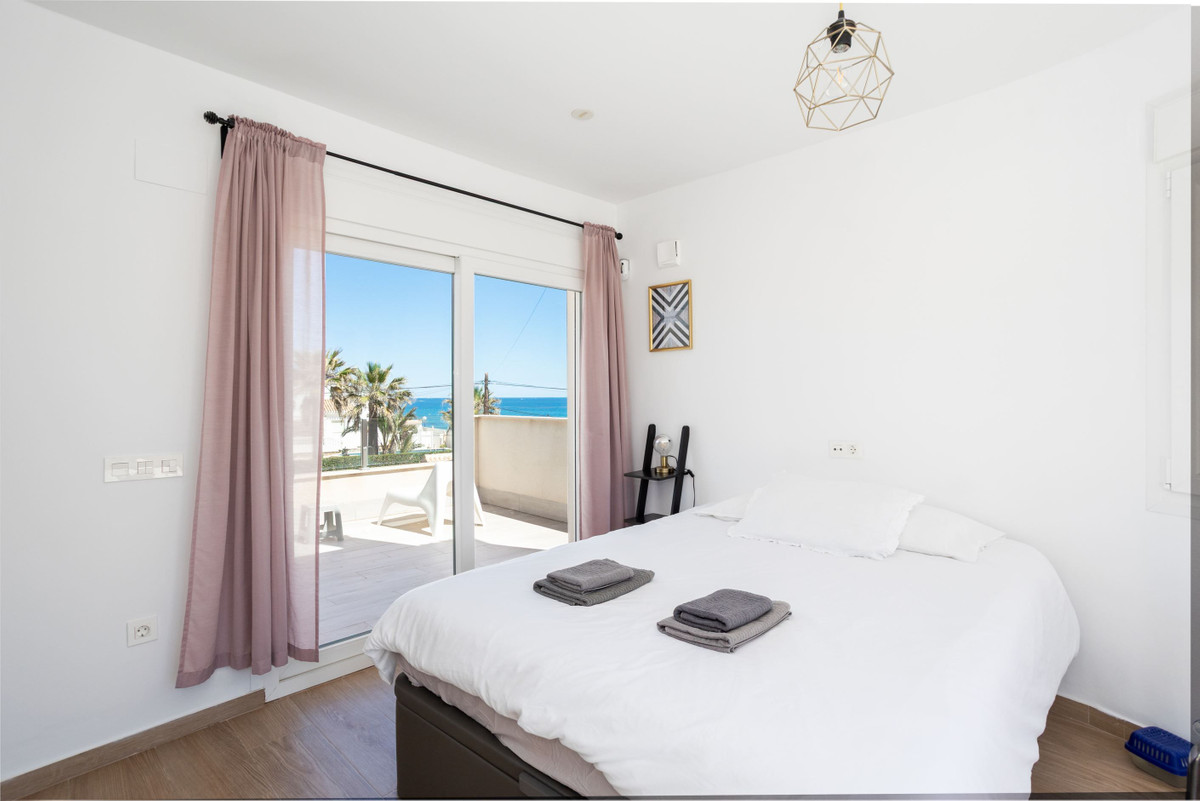 ShowFeedImage House – Detached Villa in Orihuela