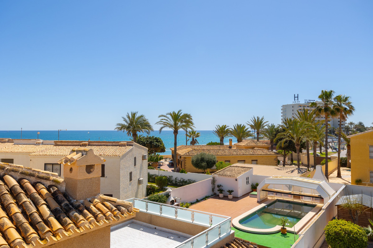 ShowFeedImage House – Detached Villa in Orihuela