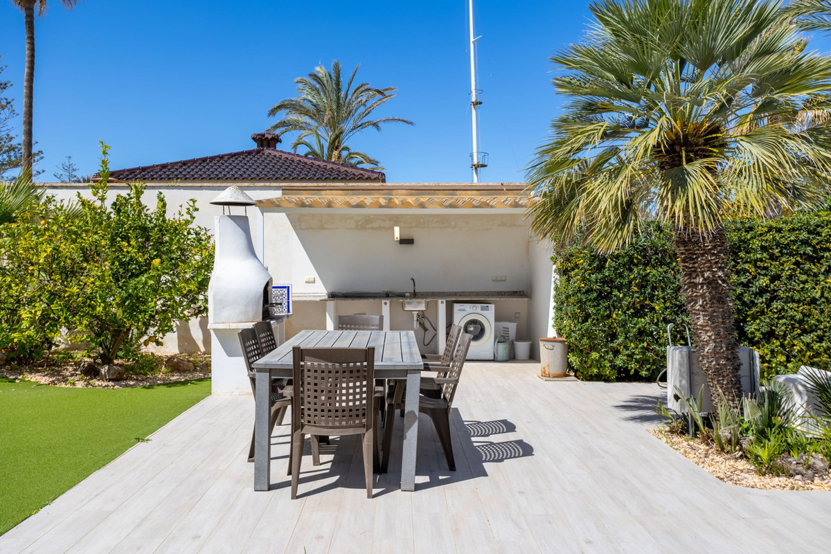 ShowFeedImage House – Detached Villa in Orihuela