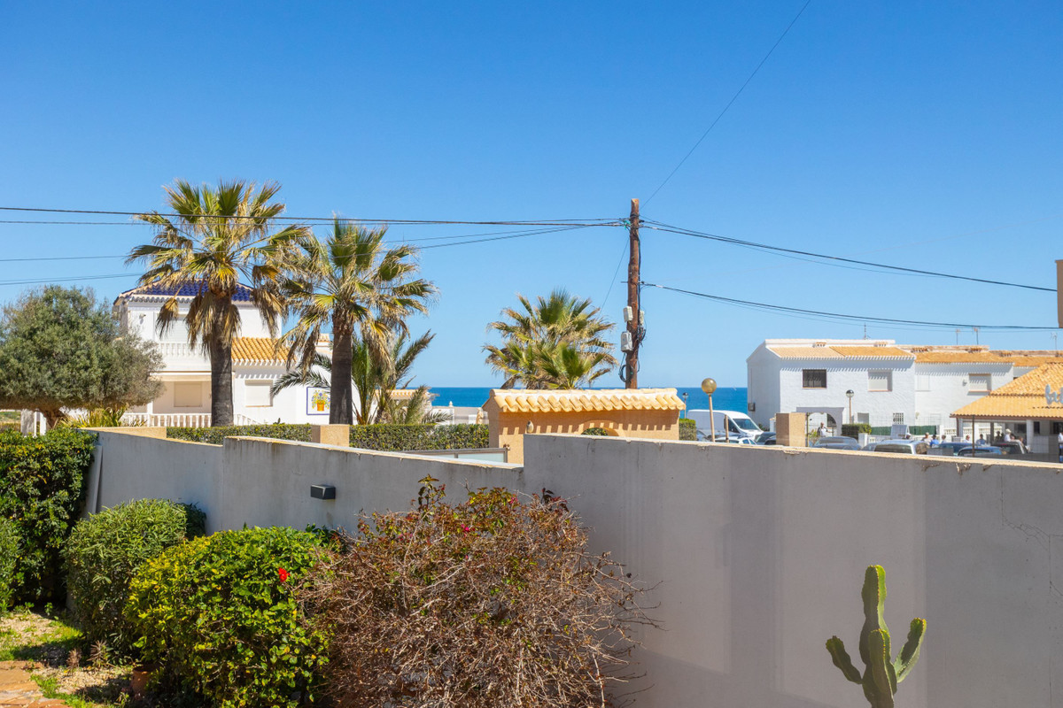 ShowFeedImage House – Detached Villa in Orihuela