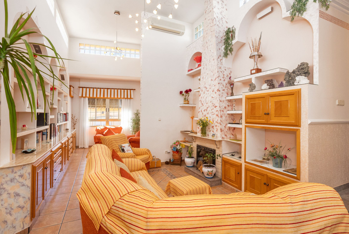 House – Detached Villa in La Union