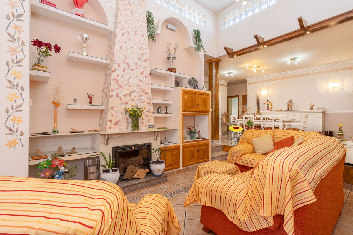House – Detached Villa in La Union