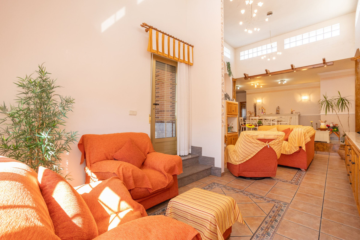 House – Detached Villa in La Union