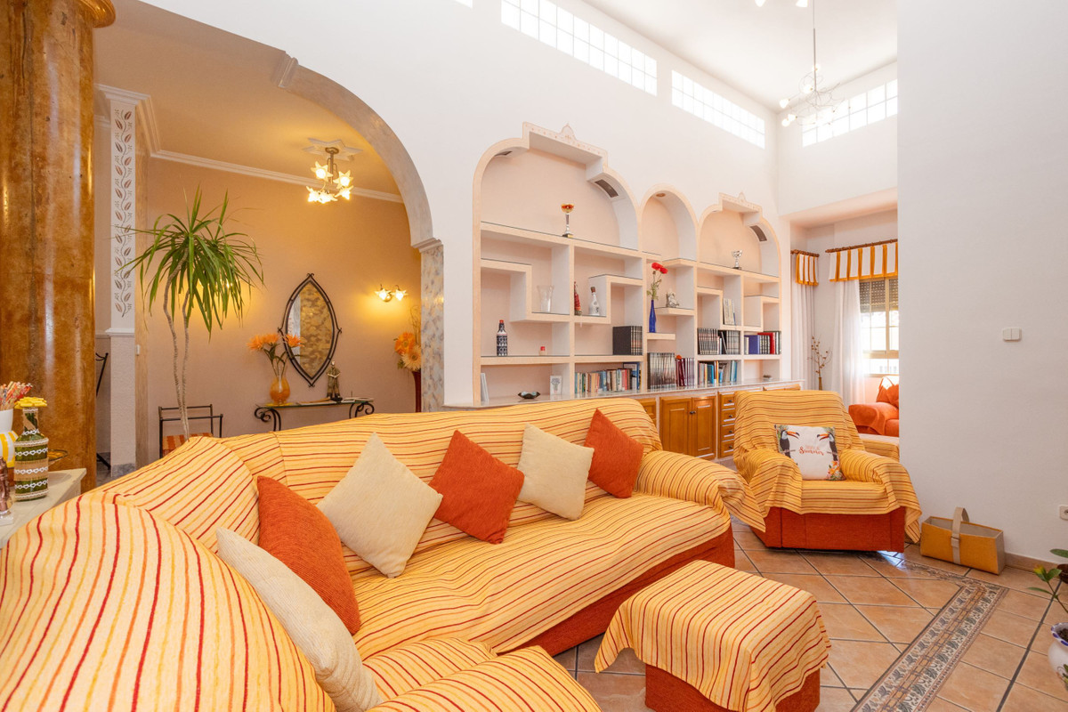House – Detached Villa in La Union