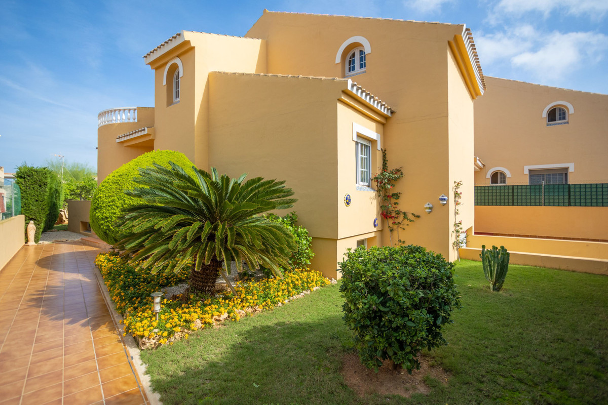 ShowFeedImage House – Detached Villa in Cartagena