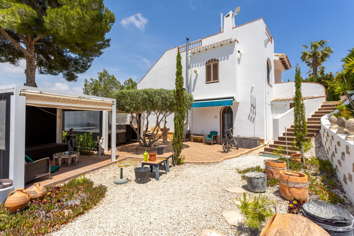 ShowFeedImage House – Detached Villa in Orihuela