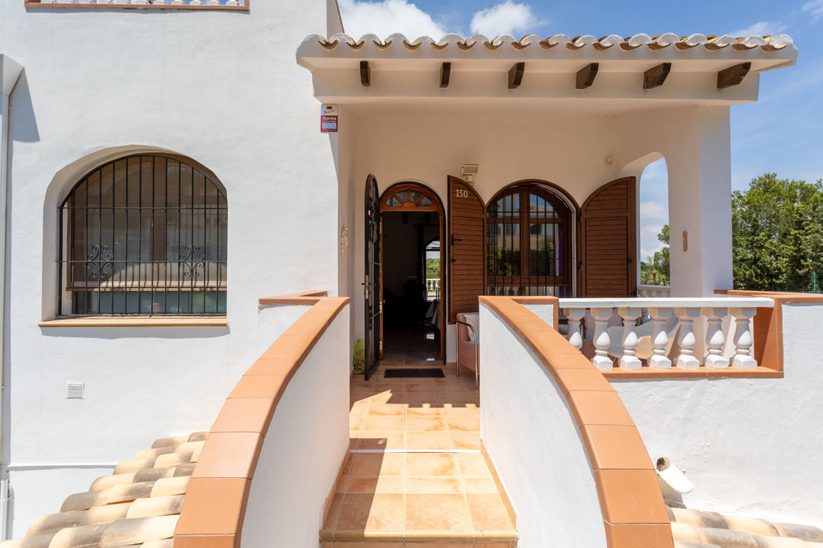 ShowFeedImage House – Detached Villa in Orihuela