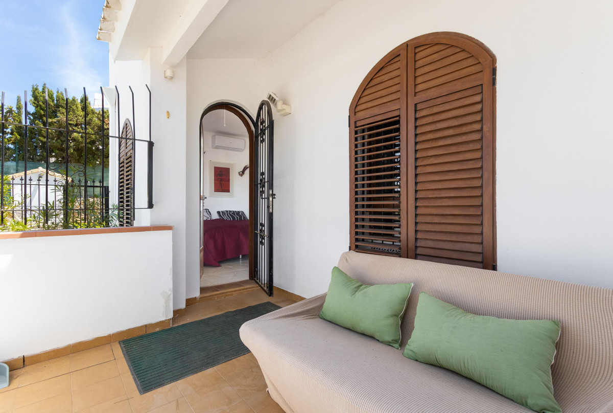 ShowFeedImage House – Detached Villa in Orihuela