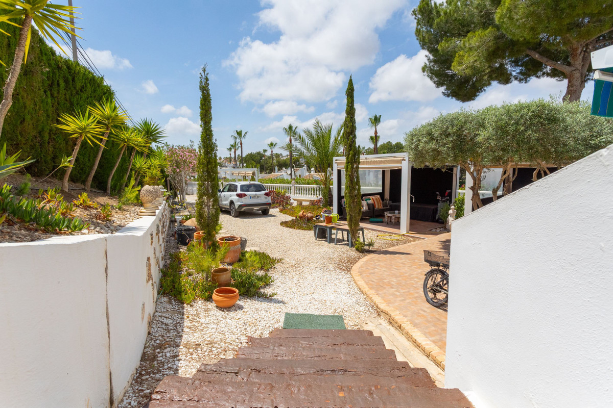 ShowFeedImage House – Detached Villa in Orihuela