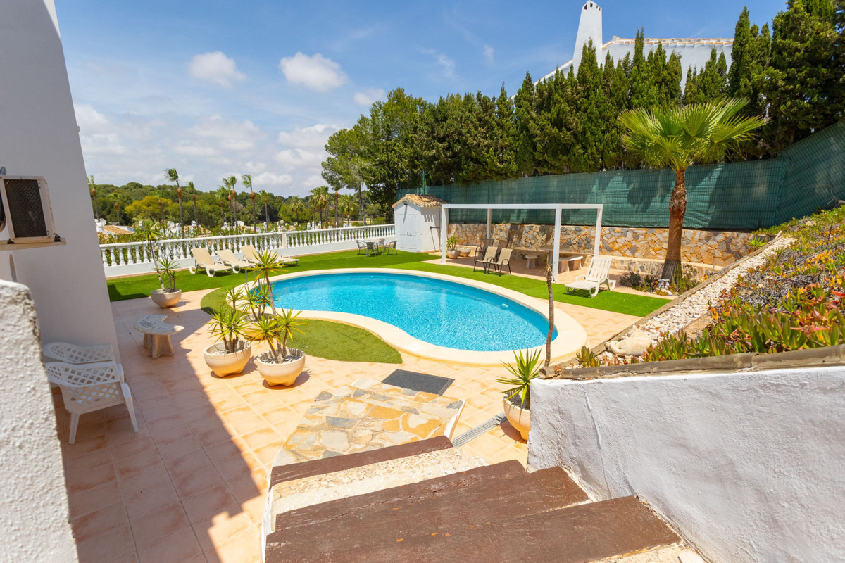ShowFeedImage House – Detached Villa in Orihuela