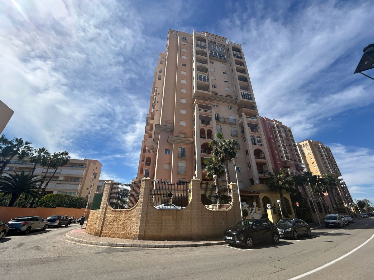Apartment – Middle Floor Apartment in Torrevieja