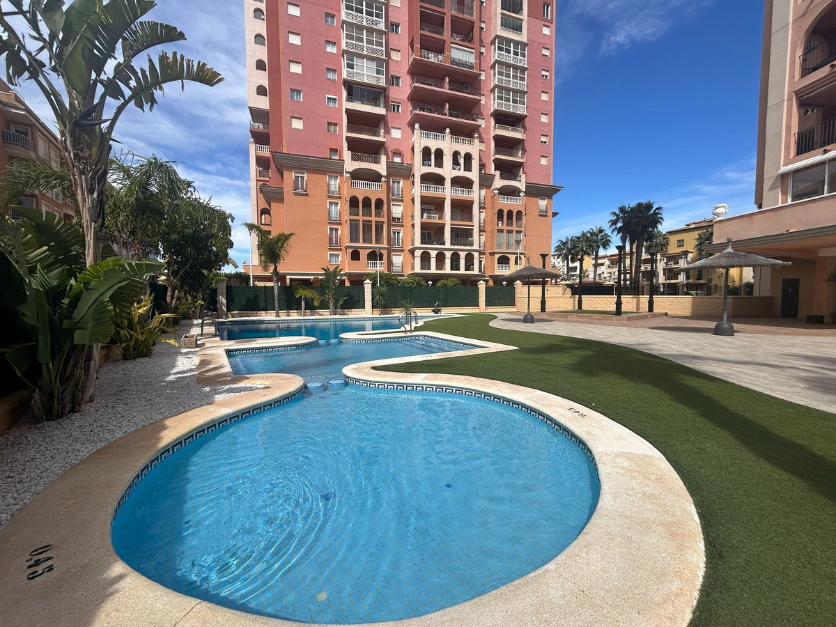 Apartment – Middle Floor Apartment in Torrevieja