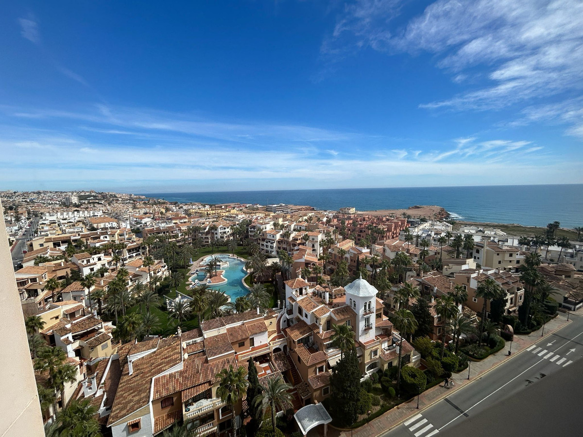 Apartment – Middle Floor Apartment in Torrevieja