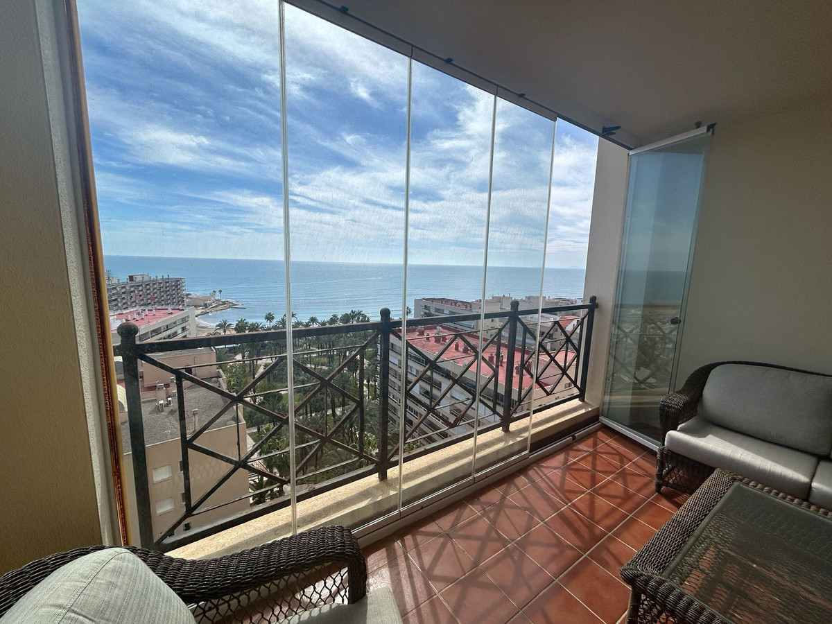 Apartment – Middle Floor Apartment in Torrevieja