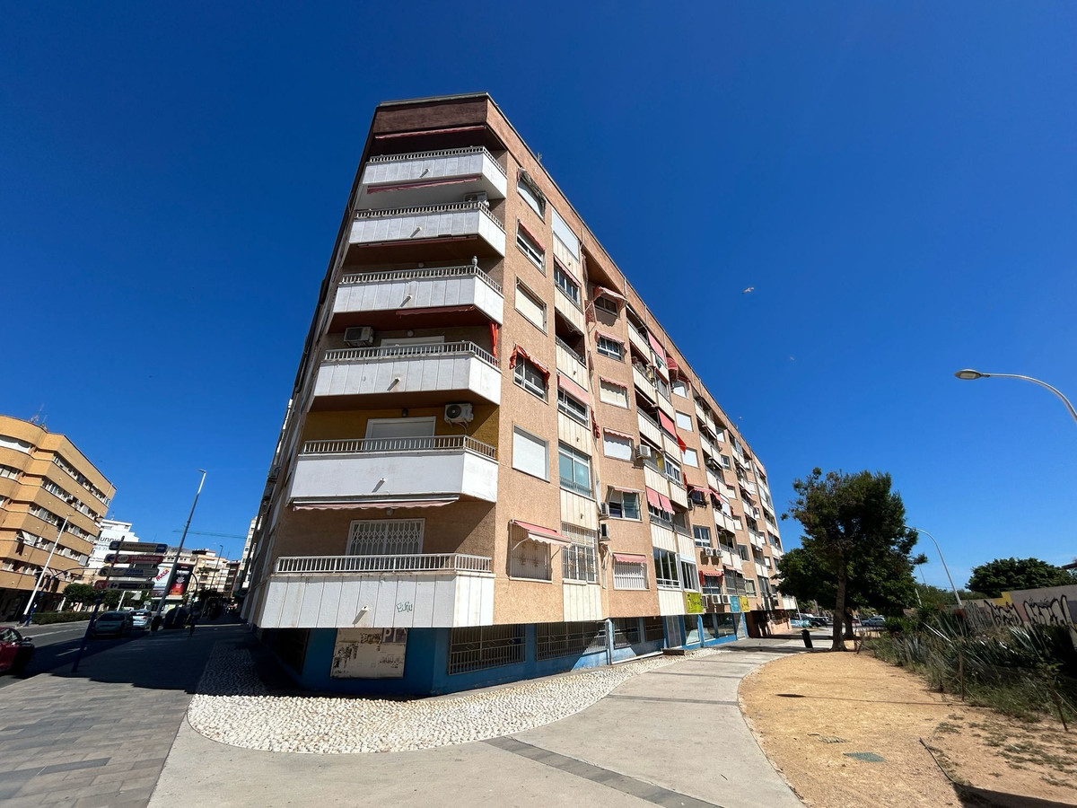 Apartment – Middle Floor Apartment in Torrevieja